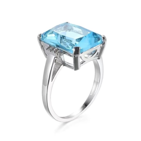 Blue Topaz & 9.25 Sterling Siver Ring Size 8 or 10 - Picture 3 of 6